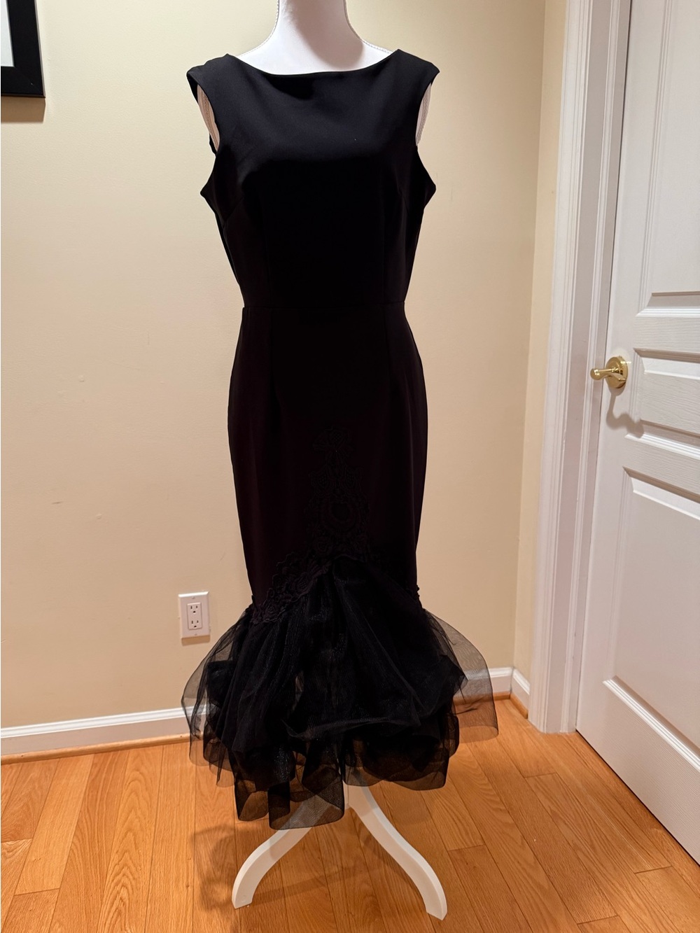 Classic Black Sleeveless High-Low Mermaid Dress